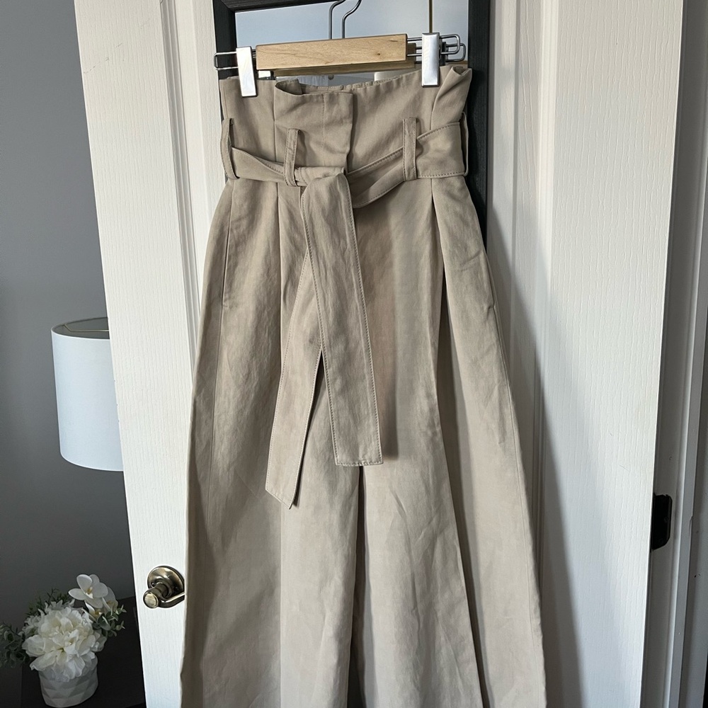📦 Stella McCartney high-waisted belted cropped trousers